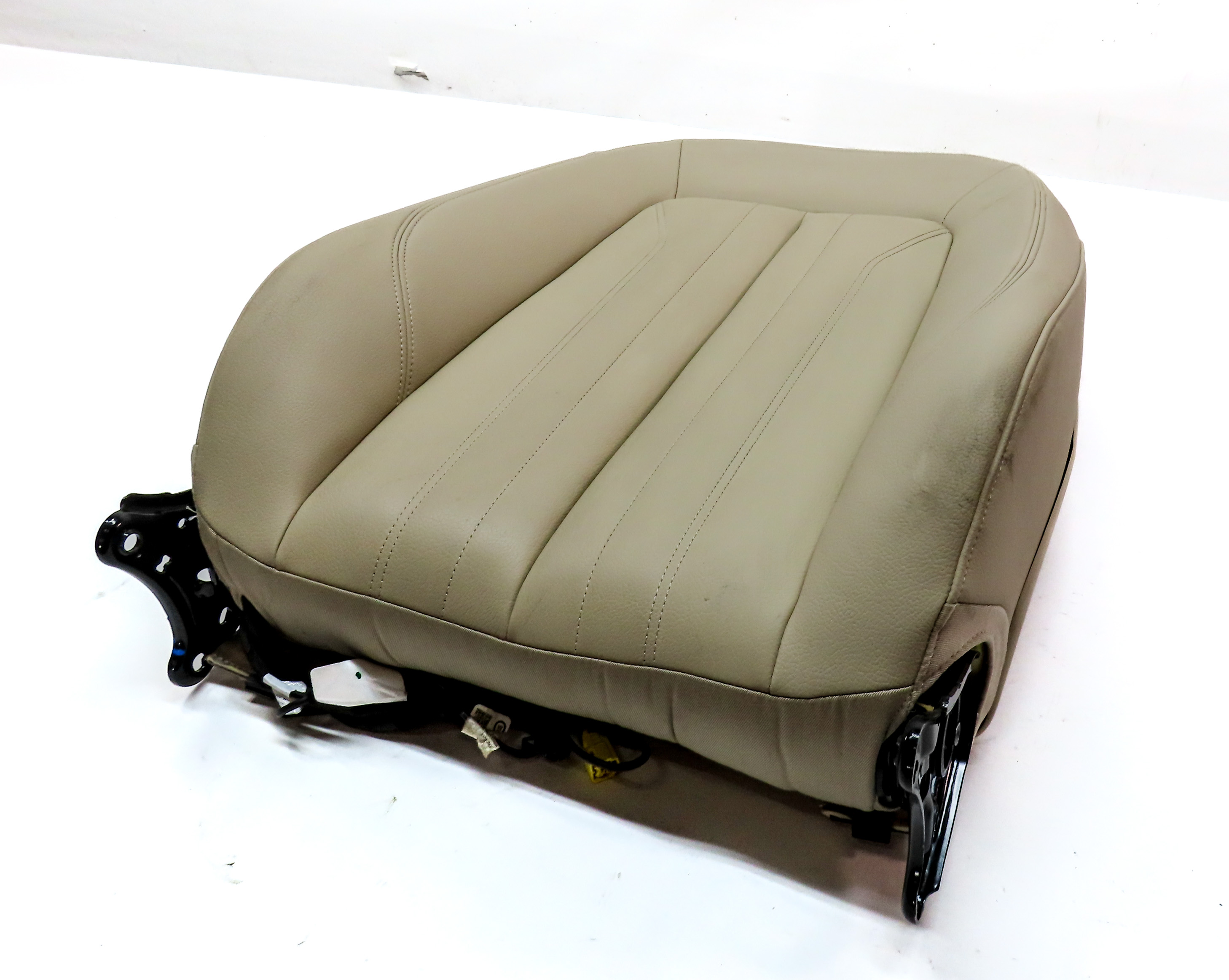 19 AUDI Q5 (FY 80A) FRONT RIGHT PASSENGER UPPER MEMORY HEAT SEAT CUSHION (Beige) — exact item pictured